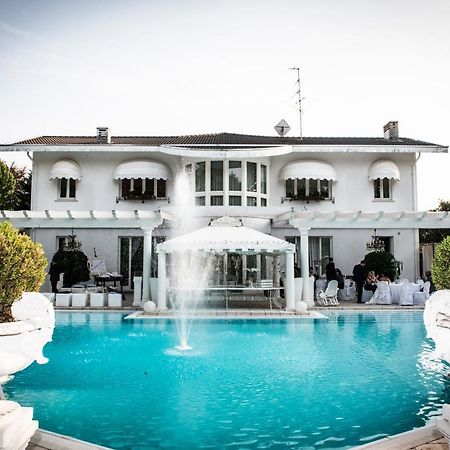 Villa Patrizia Magnago Екстер'єр фото